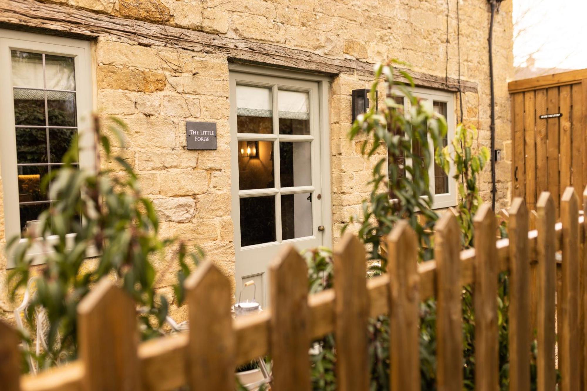 Cotswold Cottage With Hot Tub Bledington 外观 照片