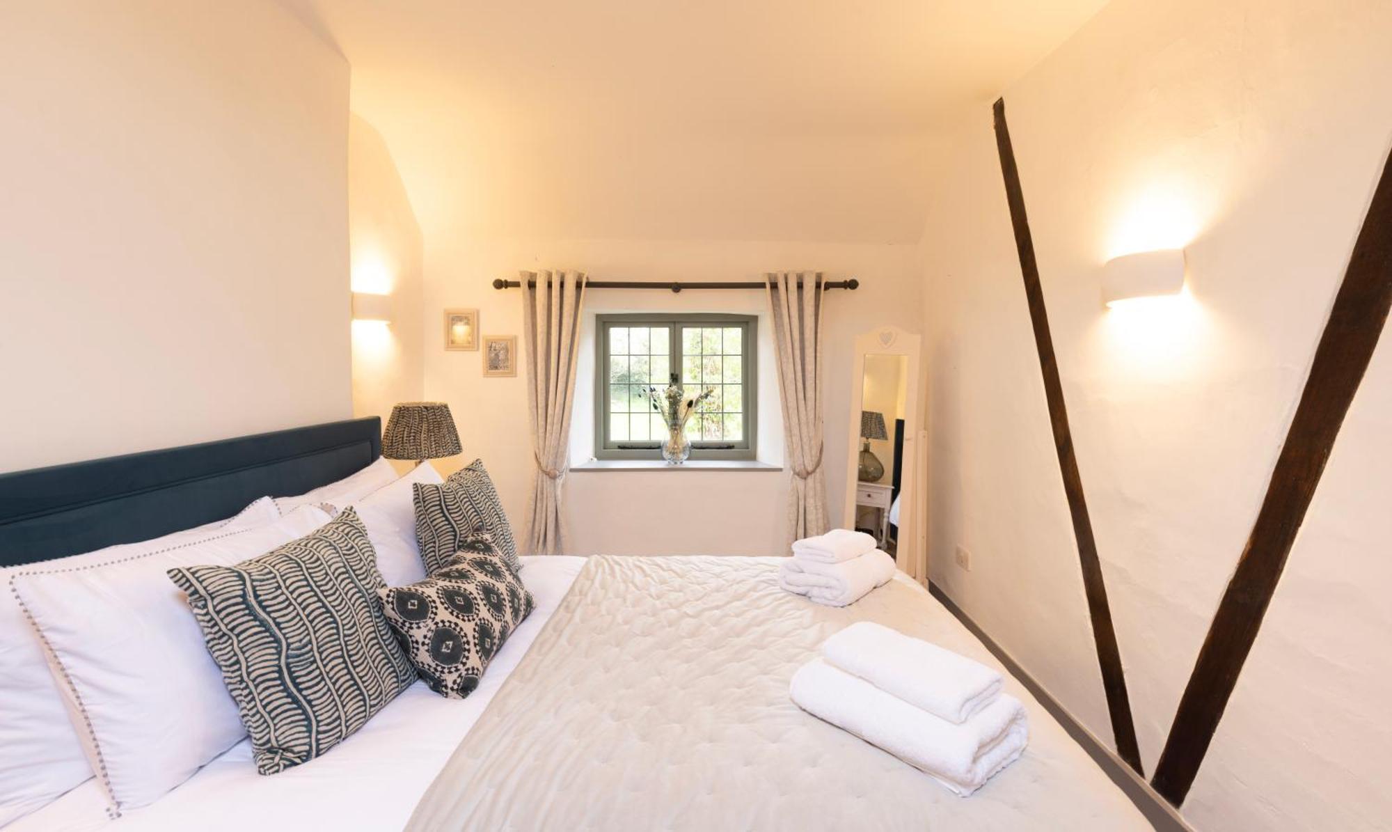 Cotswold Cottage With Hot Tub Bledington 外观 照片