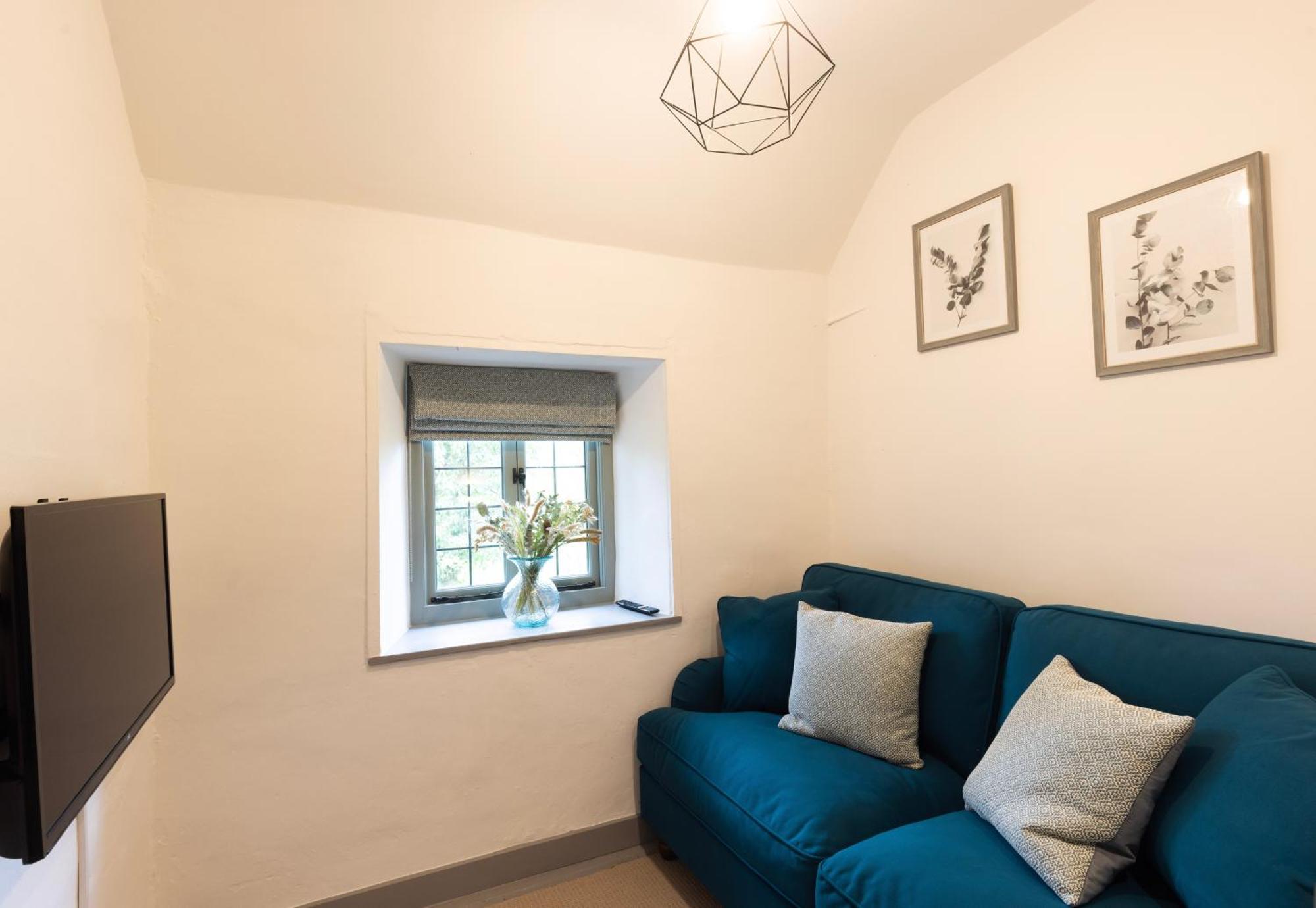 Cotswold Cottage With Hot Tub Bledington 外观 照片